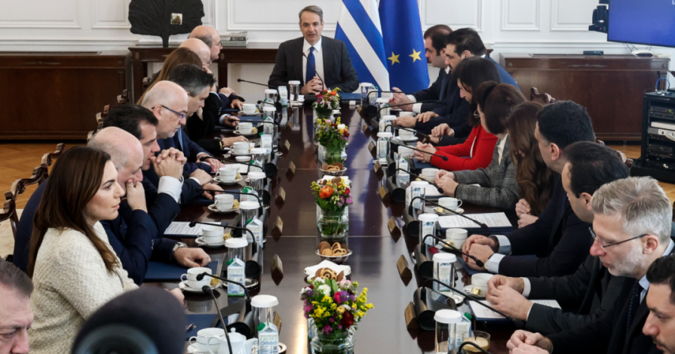 Ο Μητσοτάκης απαντά στον Σαμαρά: «Επαγγελματίες ανησυχούντες με ηττοπαθή μανία καταδίωξης»